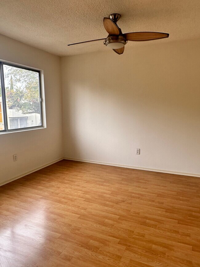 Dining Nook Area - 510 N Orlando Ave