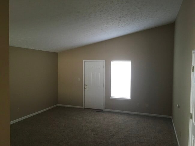 Foto del edificio - 3235 Keystone Lakes Way