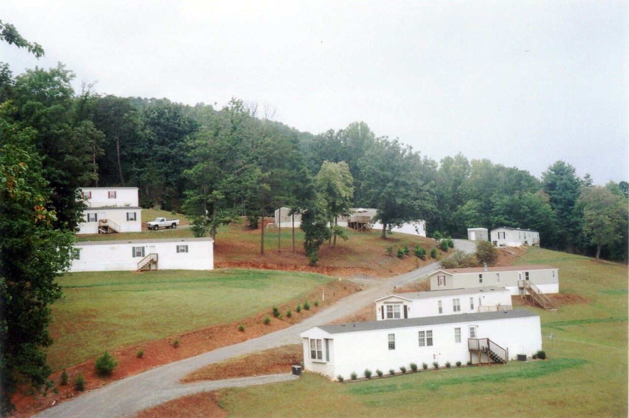 Primary Photo - 3-82 Piney Ridge Ln