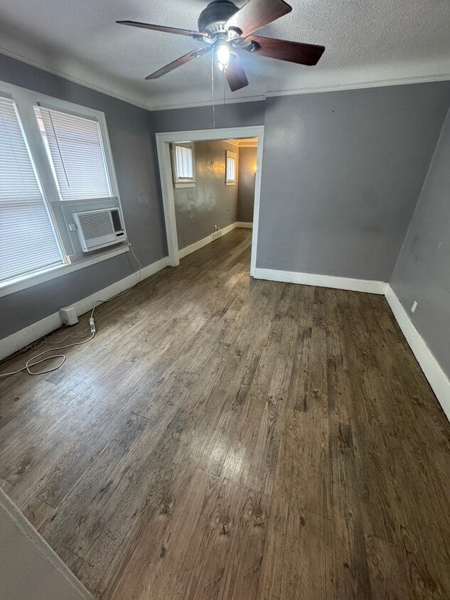 Foto del edificio - 11346 Belleterre Ave