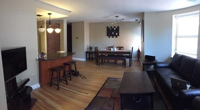 Foto del edificio - 102 Gainsborough St