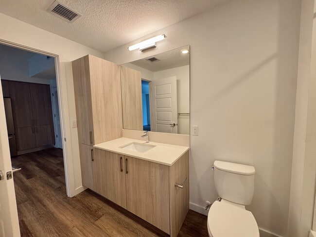 Foto del edificio - 426 NW 8th St