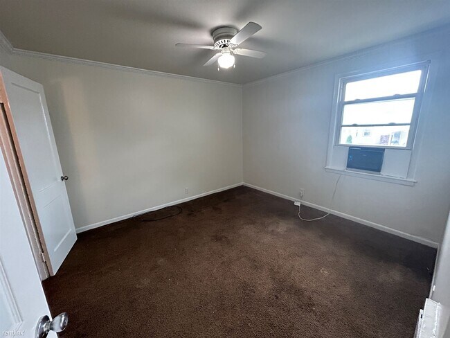 Foto del edificio - 2 br, 1 bath 4plex - 5513 Tennessee Avenue A