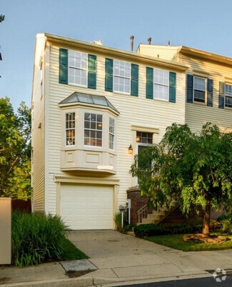 Building Photo - 2510 Smoketree Ln
