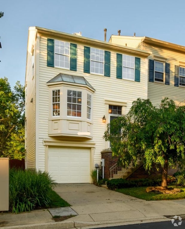 Building Photo - 2510 Smoketree Ln
