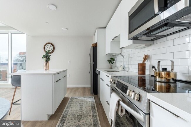 Building Photo - 1130 N Delaware Ave