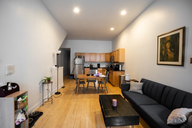 Kitchen/living room - 1528 Brown St