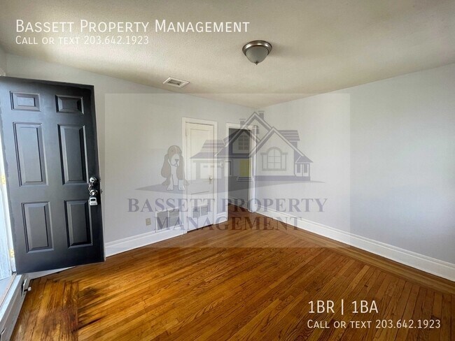 Foto del edificio - 24 Bradley Ave