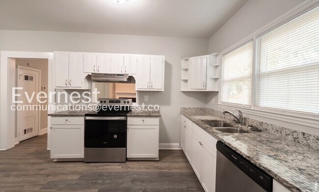 Foto del edificio - 887 Ellis Rd