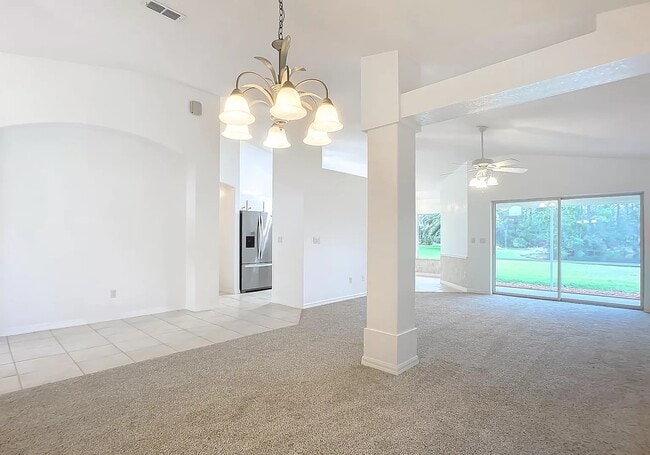 Building Photo - 1062 Crystal Creek Dr