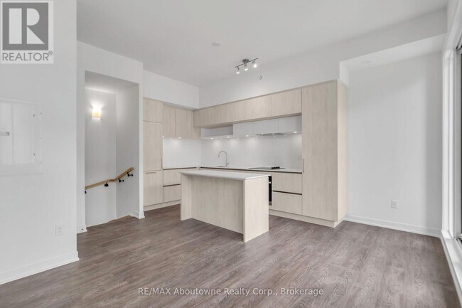 Photo du bâtiment - 2 Steckley House Ln