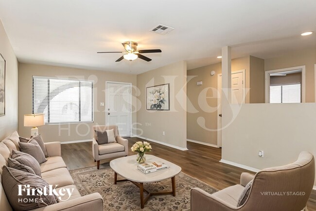 Building Photo - 2733 W Villa Rita Dr