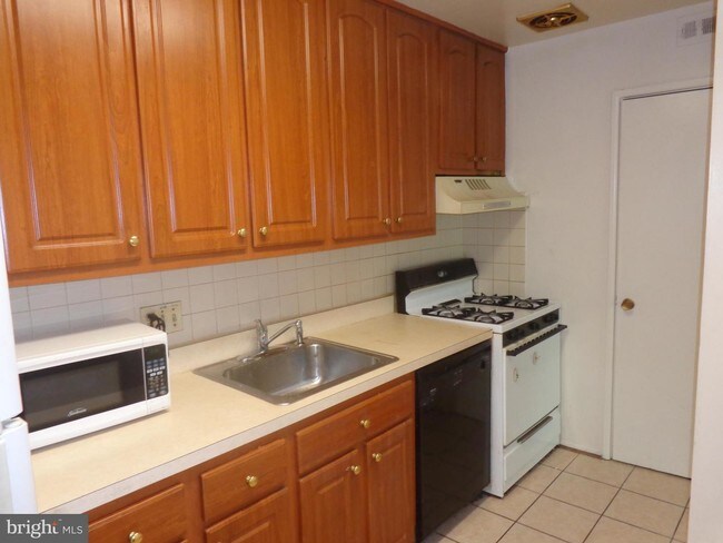 Foto del edificio - 8004 Chanute Pl