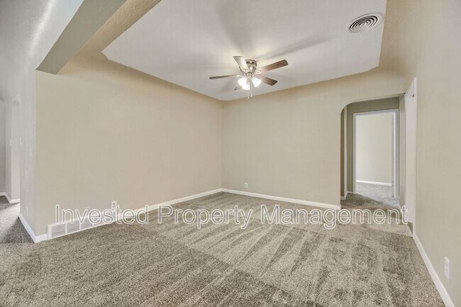 Foto del edificio - 5410 E Asbury Ave