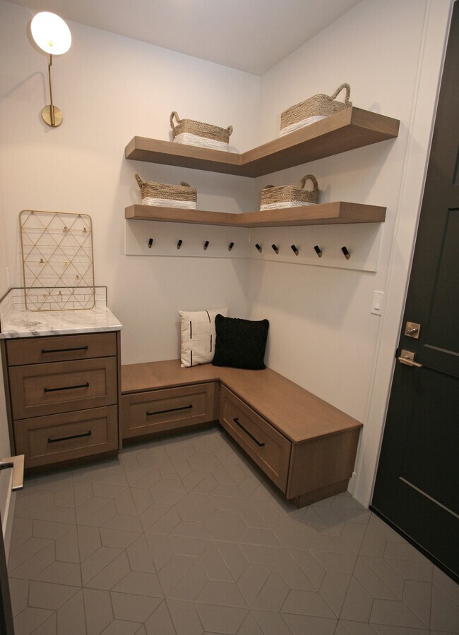 Foto del edificio - 5002 S Lincoln Way