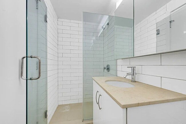 Foto del edificio - 163 Ludlow St