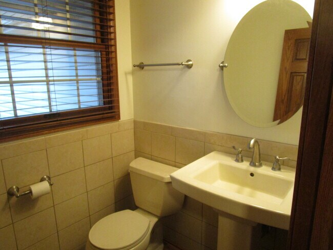1st floor half bath - 5045 Johnnycake Rdg NE