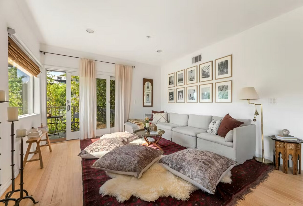 Foto principal - 3744 Roberta St