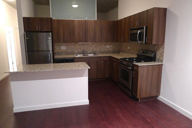 Building Photo - 235 W Van Buren St