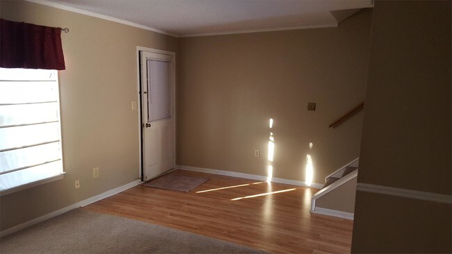 Foto del edificio - 2100 Kings Gate Cir