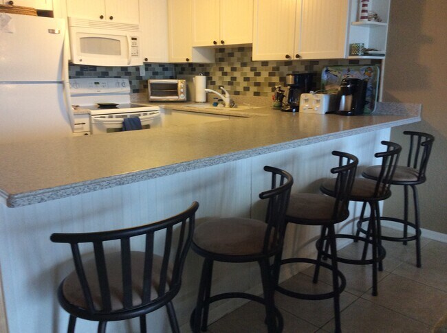 Building Photo - 4849 Saxon Dr