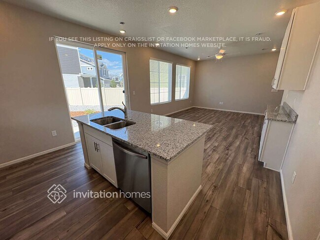 Foto del edificio - 3374 Pearwood Dr