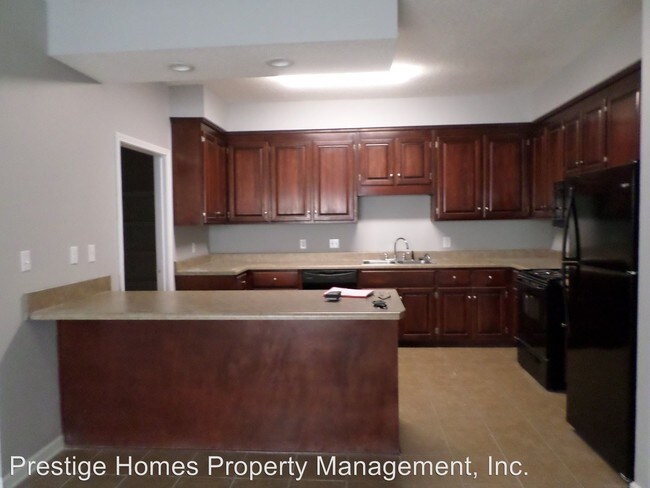 Foto del edificio - 3 br, 2 bath House - 176 Concord Avenue
