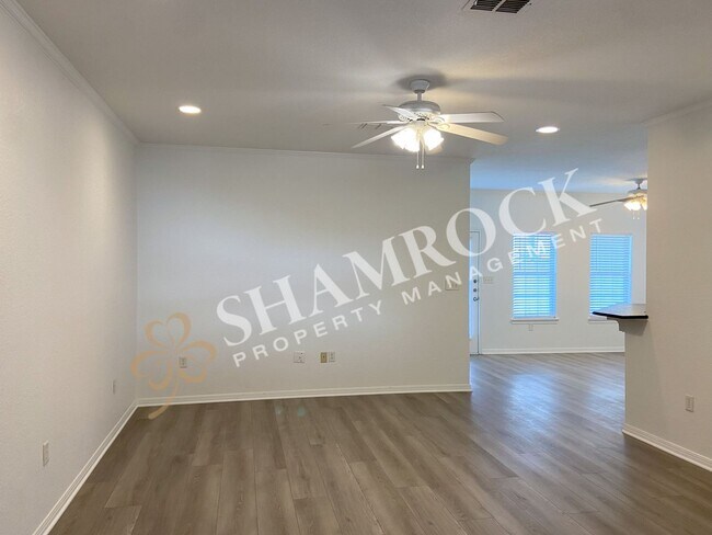 Foto del edificio - Surrey Ridge Duplex