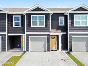 Building Photo - 3121 Lobelia Ln