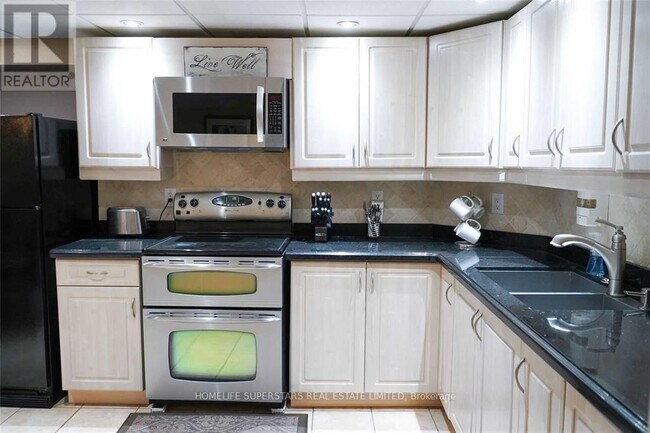 Building Photo - 149 Andy Crescent