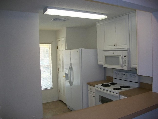 Building Photo - 8727 Sheldon Creek Blvd