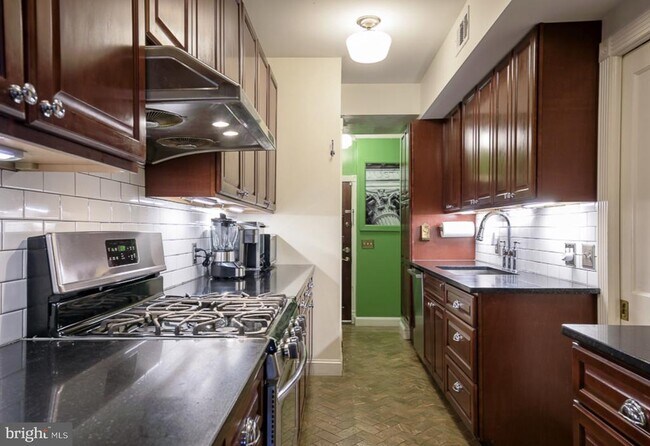 Foto del edificio - 721 12th St SE