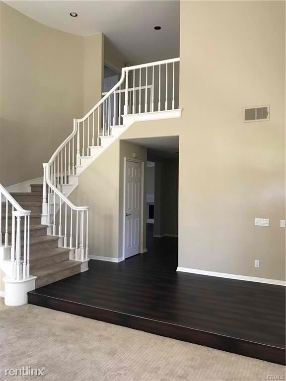 Building Photo - 22411 Peartree