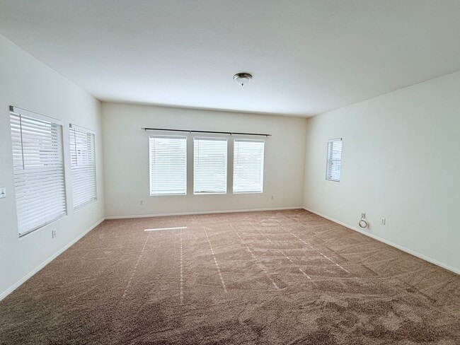 Building Photo - GREAT SUMMERLIN CONDO IN GATED COMMUNITY!!