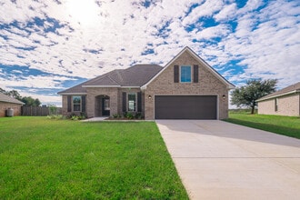 Building Photo - 3632 Ancient Oaks Cir
