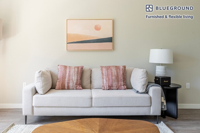 Building Photo - 3560 Rambla Pl