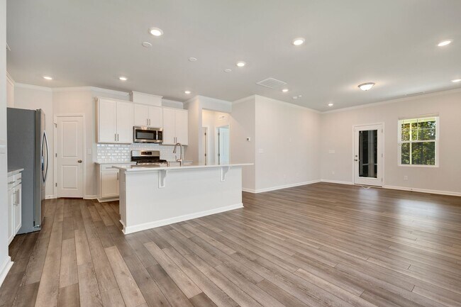 Building Photo - Welcome Home! Beautiful 4BR / 3BA Gem in M...