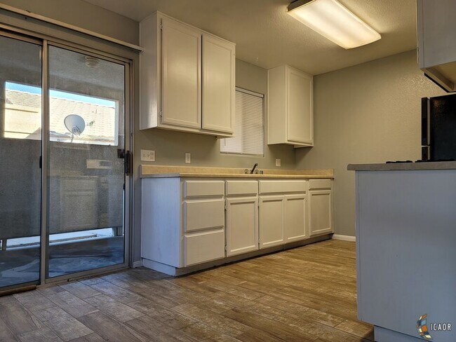 Building Photo - 124 W A St