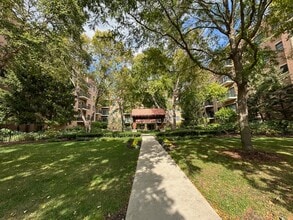 Building Photo - 5100 W 96th St