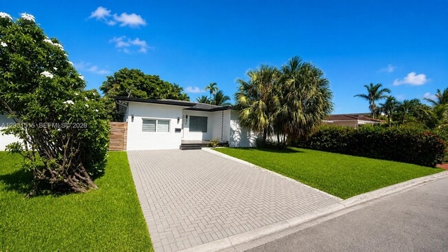 Building Photo - 8819 Dickens Ave