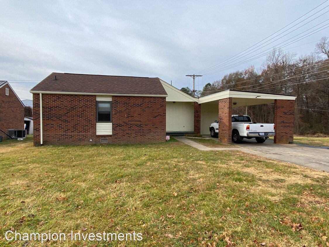 Primary Photo - 3 br, 1 bath House - 327 Morrison