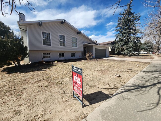 Building Photo - Stunning 4 Bed 2 Bath Home With Solar!!!