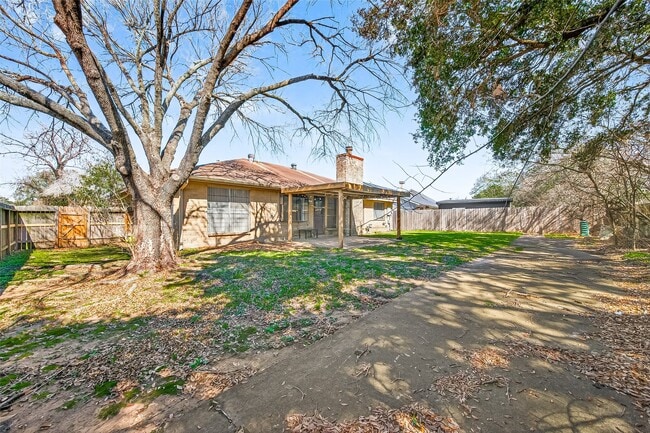 Building Photo - 927 Comstock Springs Dr