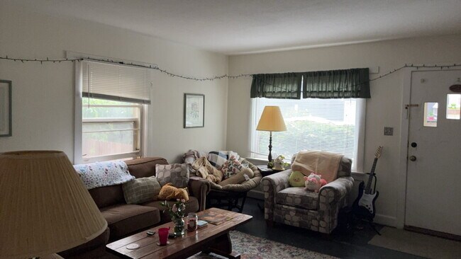 Foto del edificio - Exciting 4 Bed 1 Bath close to UWEC!