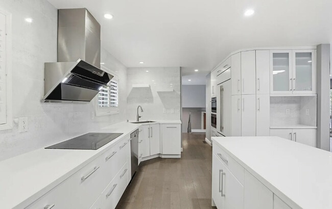 Building Photo - 339 Vine St