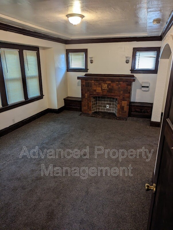 Building Photo - 4023 N 24th Pl