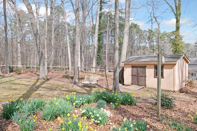 Building Photo - 5110 Pine Trail Dr
