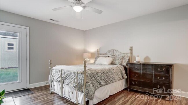 Building Photo - 701 Shinnville Rd