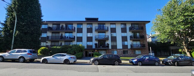 Photo du bâtiment - 155 12th St E