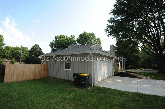 Foto del edificio - 5600 W 78th Street  Prairie Village KS 66208